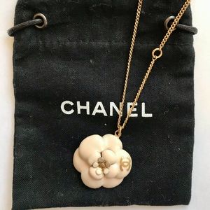 Chanel Camellia Necklace in Rose Pale